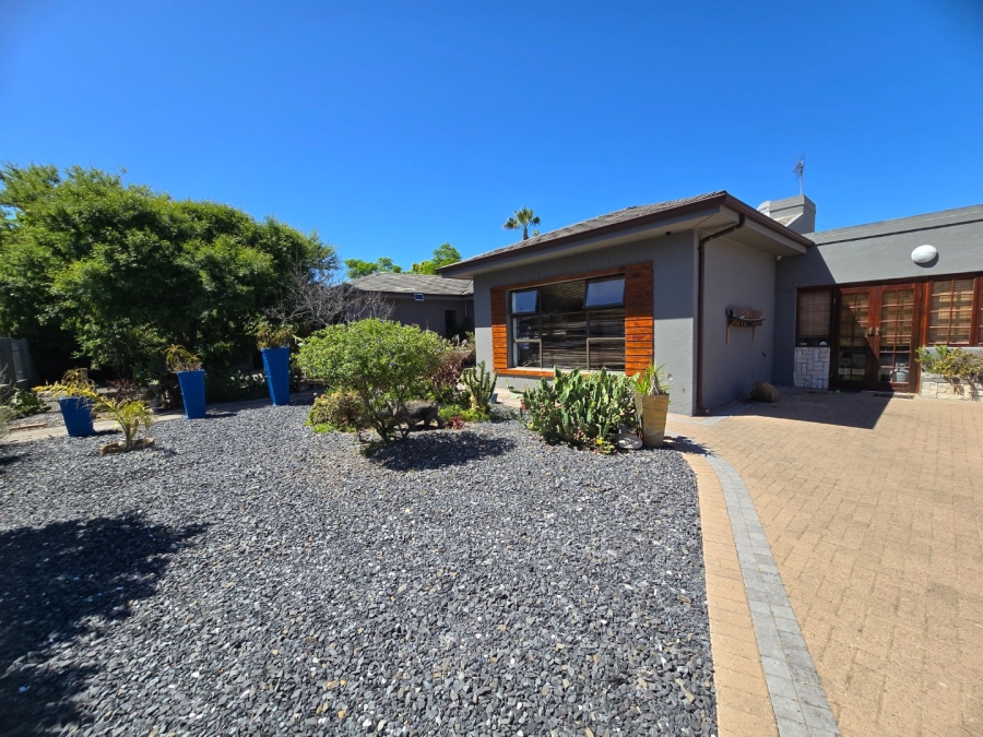 4 Bedroom Property for Sale in Milnerton Central Western Cape